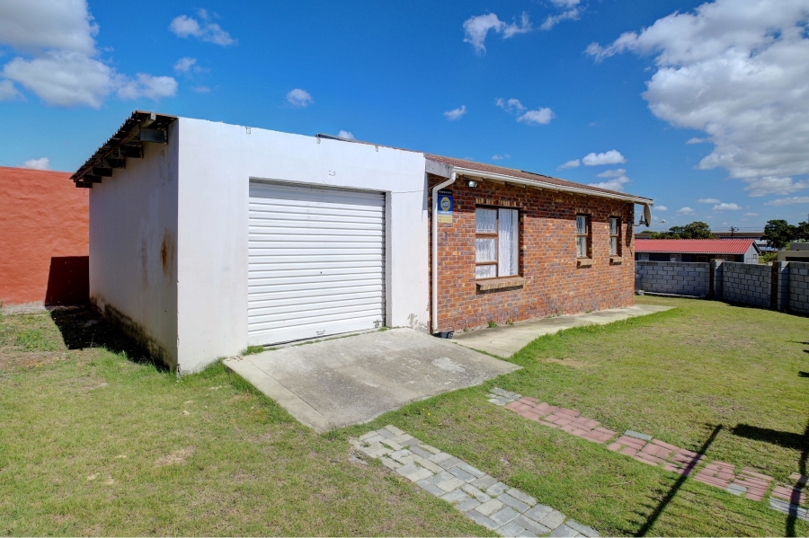 2 Bedroom Property for Sale in West End Eastern Cape